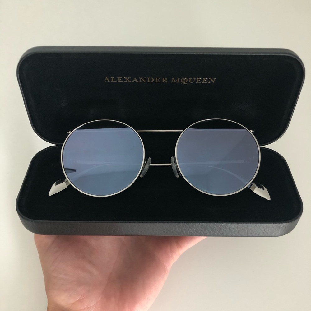 Alexander McQueen PIERCING ROUND METAL SUNGLASSES